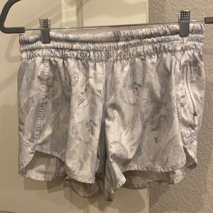 Lululemon tracker short